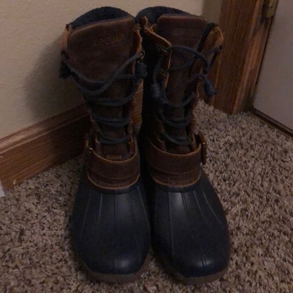 Size 7 Sperry Duck Boots - Picture 2 of 5